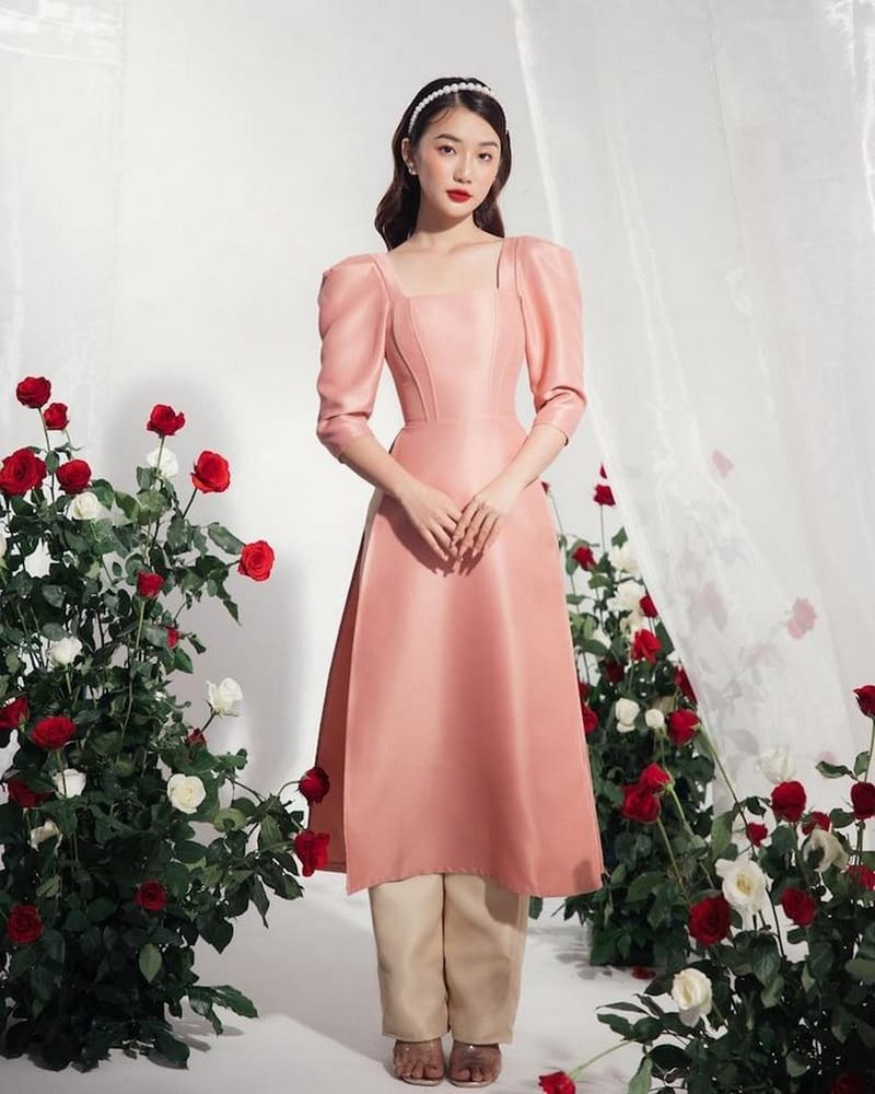 Áo dài cưới cách tân cô dâu chú rể theo xu hướng mới nhất 31 Có nhiều mẫu áo dài cưới tay phồng ấn tượng để lựa chọn