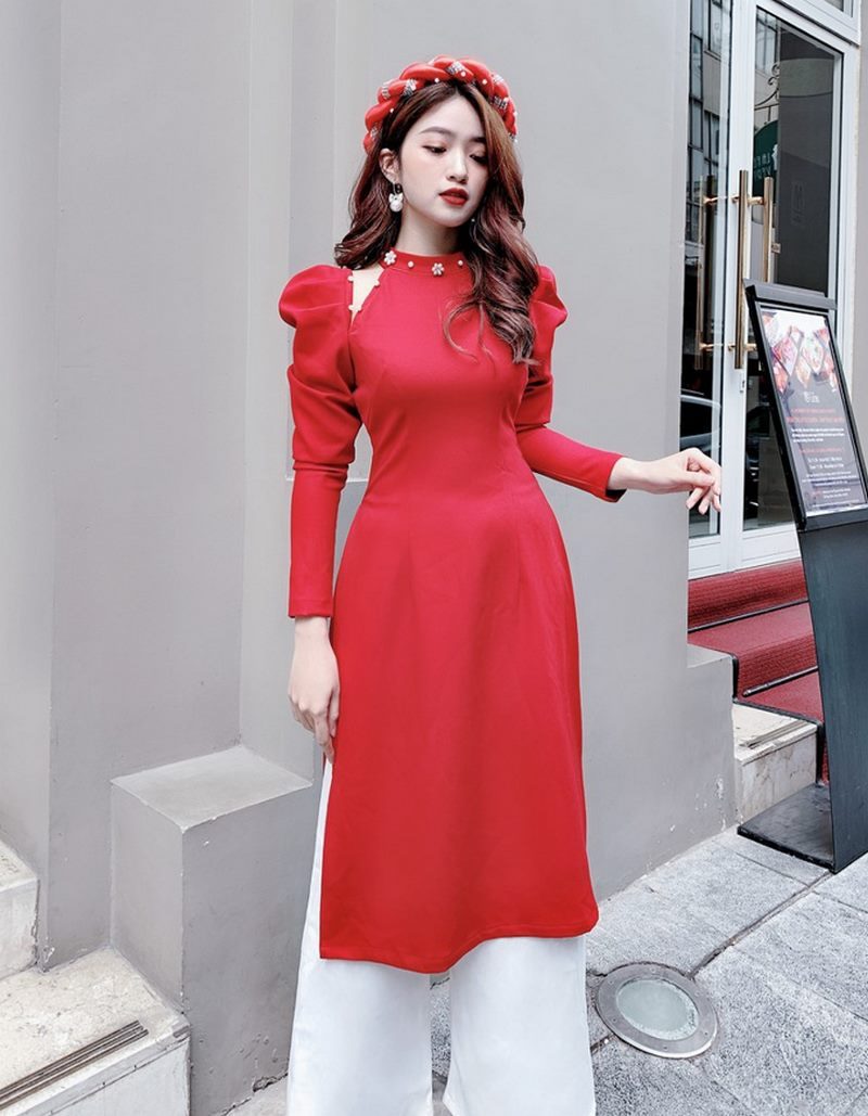 Áo dài cưới cách tân cô dâu chú rể theo xu hướng mới nhất 33 Thiết kế áo dài cổ yếm tạo điểm nhấn ấn tượng cho cô dâu