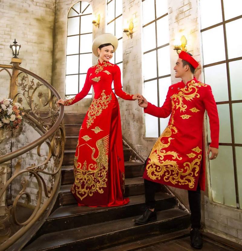 Áo dài cưới cách tân cô dâu chú rể theo xu hướng mới nhất 22 Mẫu áo dài đỏ thêu chi tiết rồng phượng