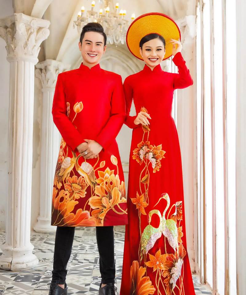 Áo dài cưới cách tân cô dâu chú rể theo xu hướng mới nhất 25 Hoa văn hạc tiên tượng trưng cho sự sum vầy đông đủ